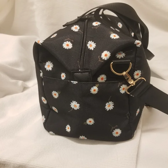 Alice + Olivia Daisy Print Travel Bag - Picture 6 of 16